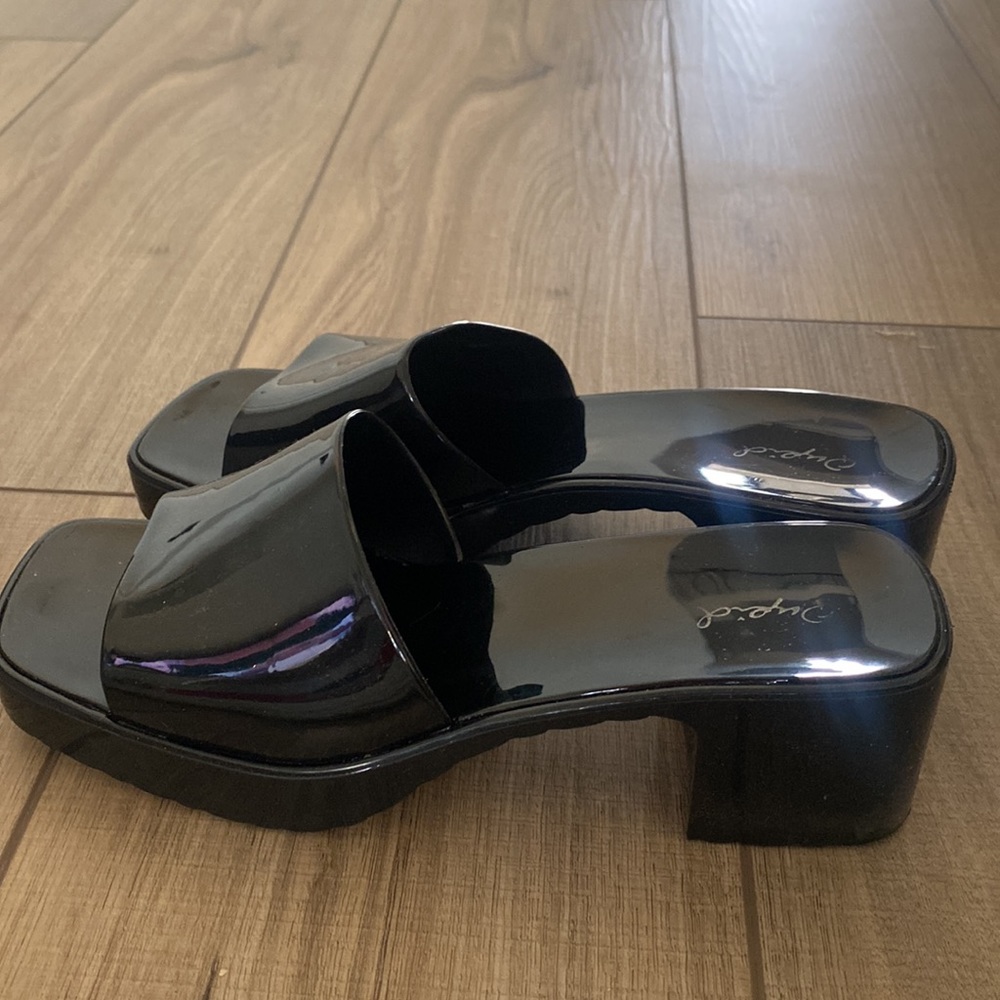 Quoit women black sandals size 7